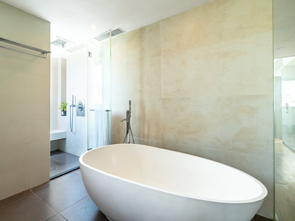 https://img.propertyraptor.com/cdn-cgi/imagedelivery/KD5bF_AFL0JDTbKLWF7z9g/ap8/ap8_001/hornet/prp/img/c42347c64dc2671165f7488cede89e68.jpg/public