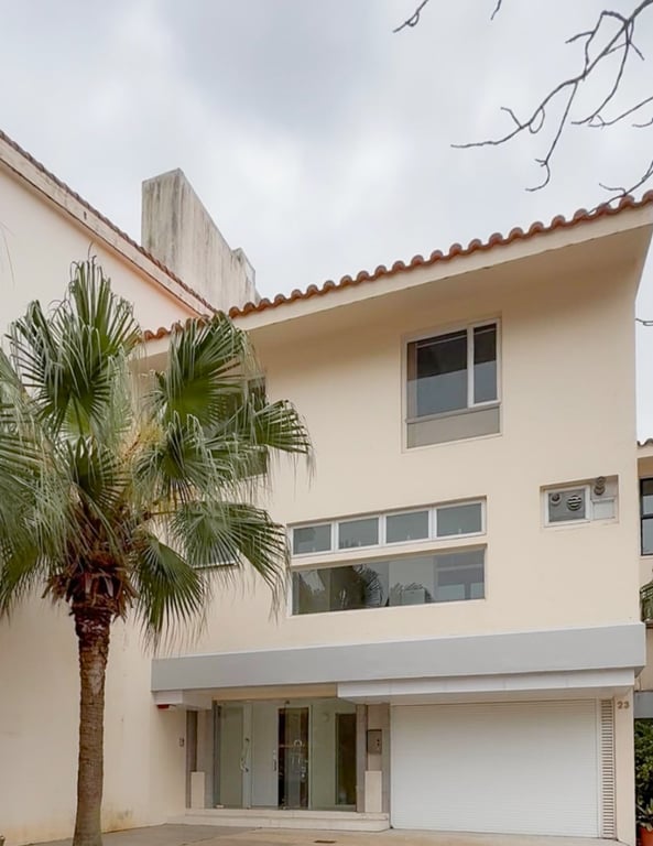 https://img.propertyraptor.com/cdn-cgi/imagedelivery/KD5bF_AFL0JDTbKLWF7z9g/ap8/ap8_001/hornet/prp/img/c4380572288eba2d850a61a45c11d015-wtm.jpg/public