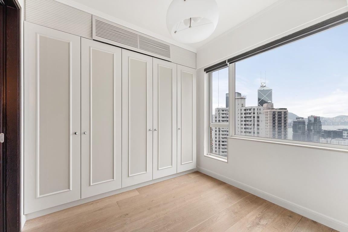 https://img.propertyraptor.com/cdn-cgi/imagedelivery/KD5bF_AFL0JDTbKLWF7z9g/ap8/ap8_001/hornet/prp/img/c4458f58ed6919683e7b39ad033ceb65-wtm.jpg/public