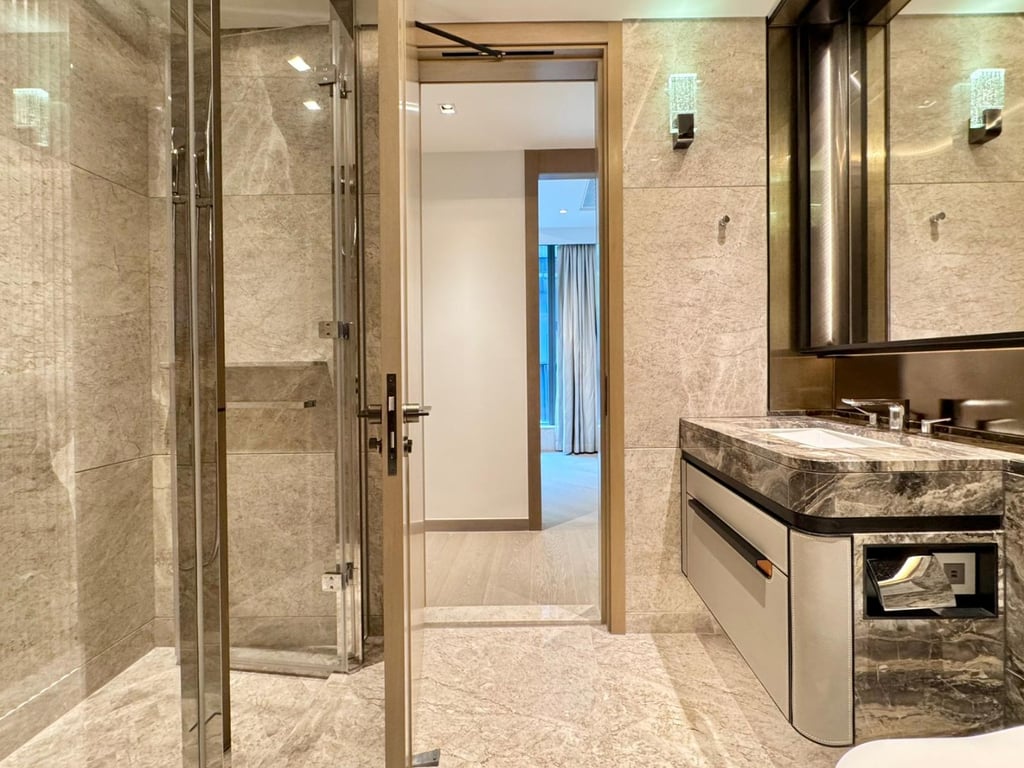 https://img.propertyraptor.com/cdn-cgi/imagedelivery/KD5bF_AFL0JDTbKLWF7z9g/ap8/ap8_001/hornet/prp/img/c4586cac859797fd2cf8dadbef258840-wtm.jpg/public