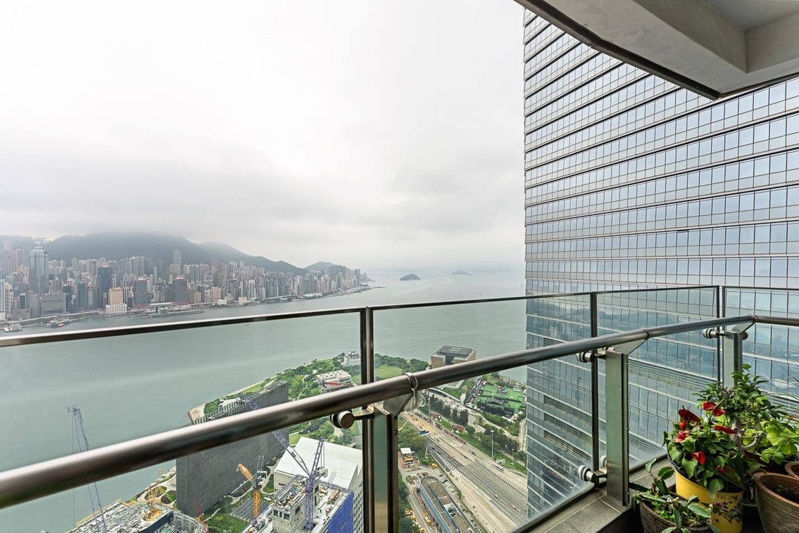 https://img.propertyraptor.com/cdn-cgi/imagedelivery/KD5bF_AFL0JDTbKLWF7z9g/ap8/ap8_001/hornet/prp/img/c458b0063d004746b20971c4f4960db4-wtm.jpg/public