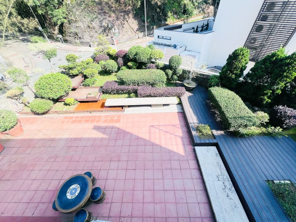 https://img.propertyraptor.com/cdn-cgi/imagedelivery/KD5bF_AFL0JDTbKLWF7z9g/ap8/ap8_001/hornet/prp/img/c469e9d9ea901e700832515fb58b343f-wtm.jpg/public