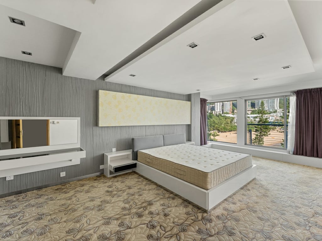 https://img.propertyraptor.com/cdn-cgi/imagedelivery/KD5bF_AFL0JDTbKLWF7z9g/ap8/ap8_001/hornet/prp/img/c48266d2a4f2a12242c5d60a03aa770f-wtm.jpg/public