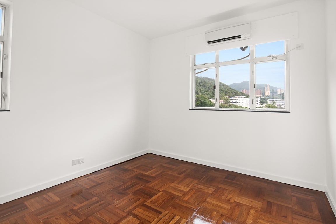 https://img.propertyraptor.com/cdn-cgi/imagedelivery/KD5bF_AFL0JDTbKLWF7z9g/ap8/ap8_001/hornet/prp/img/c498f2f6776726a99a24eae87f3976ac-wtm.jpg/public