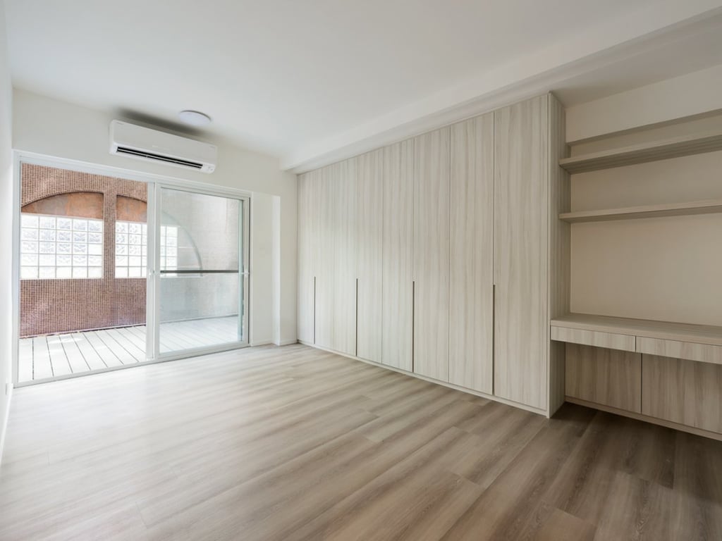 https://img.propertyraptor.com/cdn-cgi/imagedelivery/KD5bF_AFL0JDTbKLWF7z9g/ap8/ap8_001/hornet/prp/img/c4c33b33ef6a7274e203cda3ce3fc25d.jpg/public