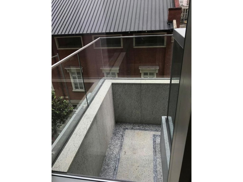 https://img.propertyraptor.com/cdn-cgi/imagedelivery/KD5bF_AFL0JDTbKLWF7z9g/ap8/ap8_001/hornet/prp/img/c4e3c654859ed3fd5118d570e342ea2f.jpg/public