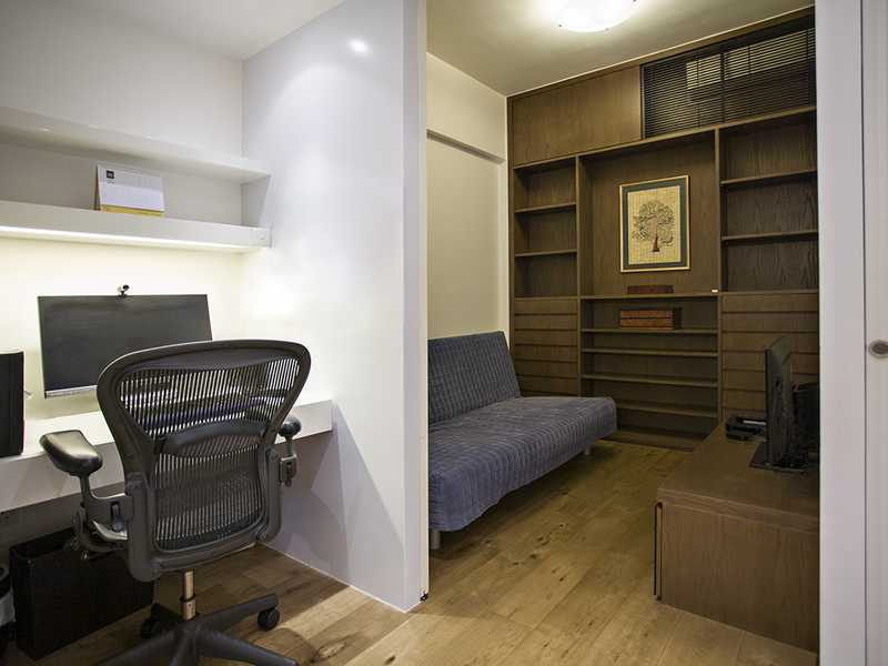 https://img.propertyraptor.com/cdn-cgi/imagedelivery/KD5bF_AFL0JDTbKLWF7z9g/ap8/ap8_001/hornet/prp/img/c4f48d05bae9c92b53bb0be887d5f165.jpg/public