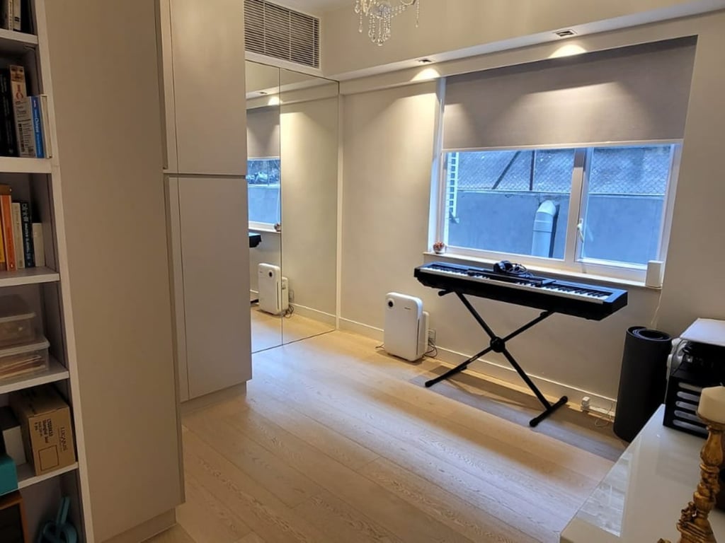 https://img.propertyraptor.com/cdn-cgi/imagedelivery/KD5bF_AFL0JDTbKLWF7z9g/ap8/ap8_001/hornet/prp/img/c5568deee12db434c67c7ede6bd93397.jpg/public