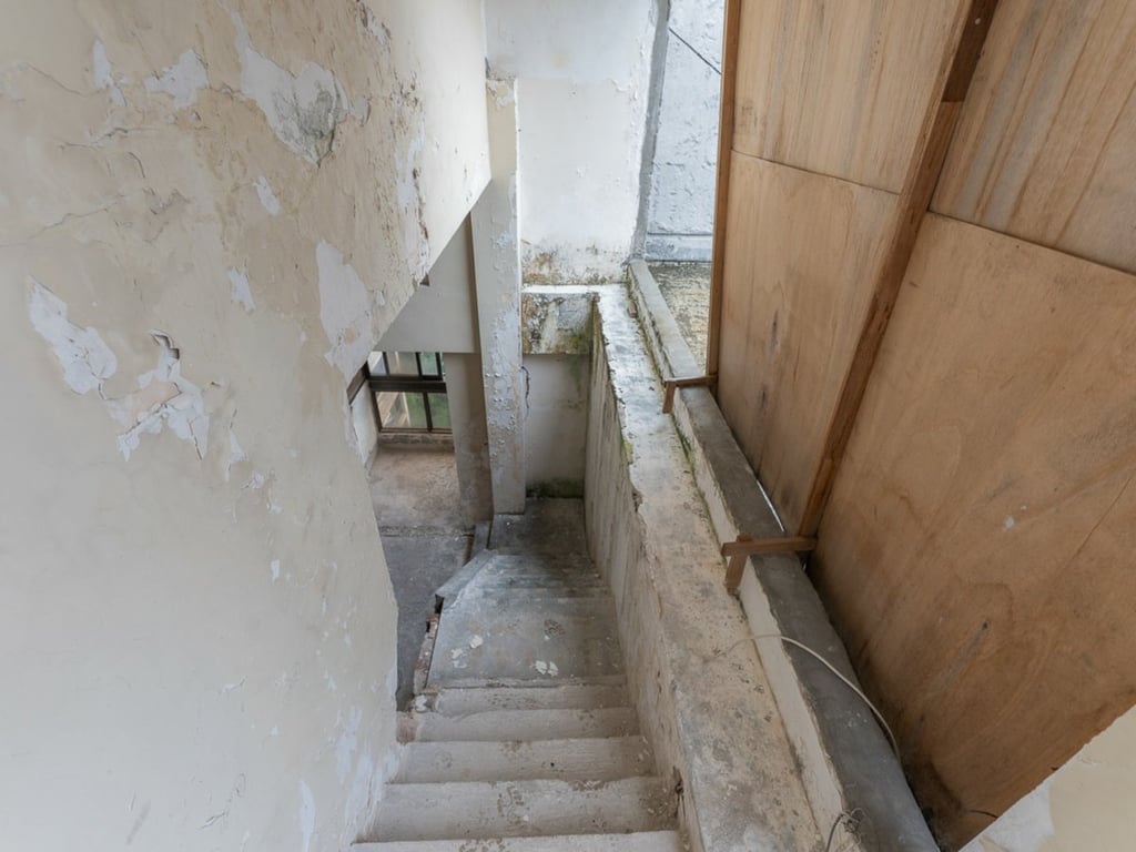 https://img.propertyraptor.com/cdn-cgi/imagedelivery/KD5bF_AFL0JDTbKLWF7z9g/ap8/ap8_001/hornet/prp/img/c57b24196f96d5e776f2b3ca8e813790.jpg/public