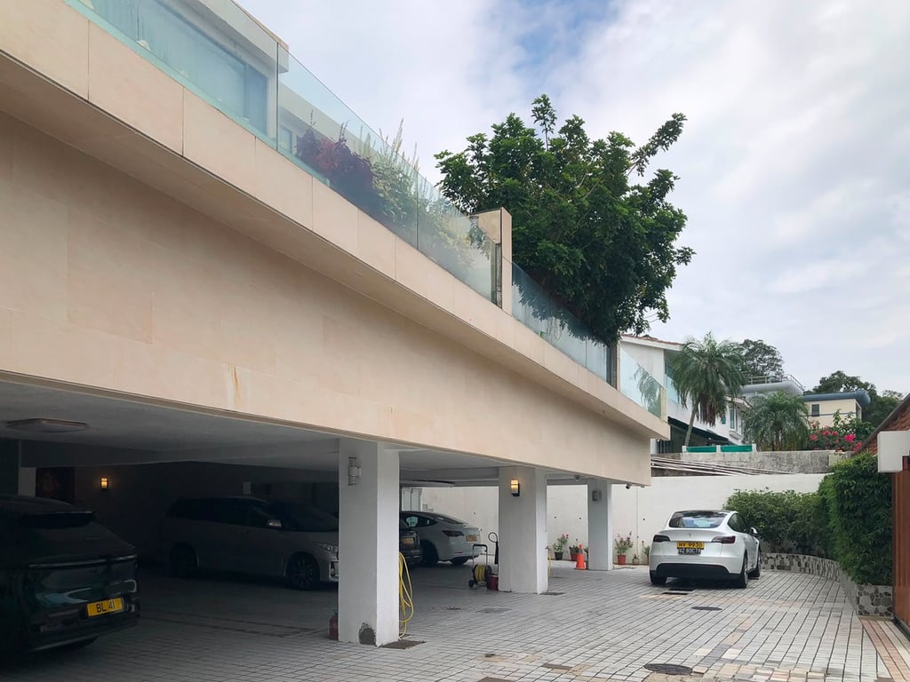 https://img.propertyraptor.com/cdn-cgi/imagedelivery/KD5bF_AFL0JDTbKLWF7z9g/ap8/ap8_001/hornet/prp/img/c591f5be1c3c487bce73ef9206154c5d-wtm.jpg/public