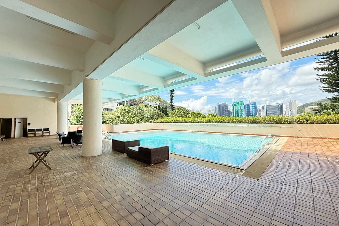 https://img.propertyraptor.com/cdn-cgi/imagedelivery/KD5bF_AFL0JDTbKLWF7z9g/ap8/ap8_001/hornet/prp/img/c5af1a55736154e35866dff3feed1c6a-wtm.jpg/public