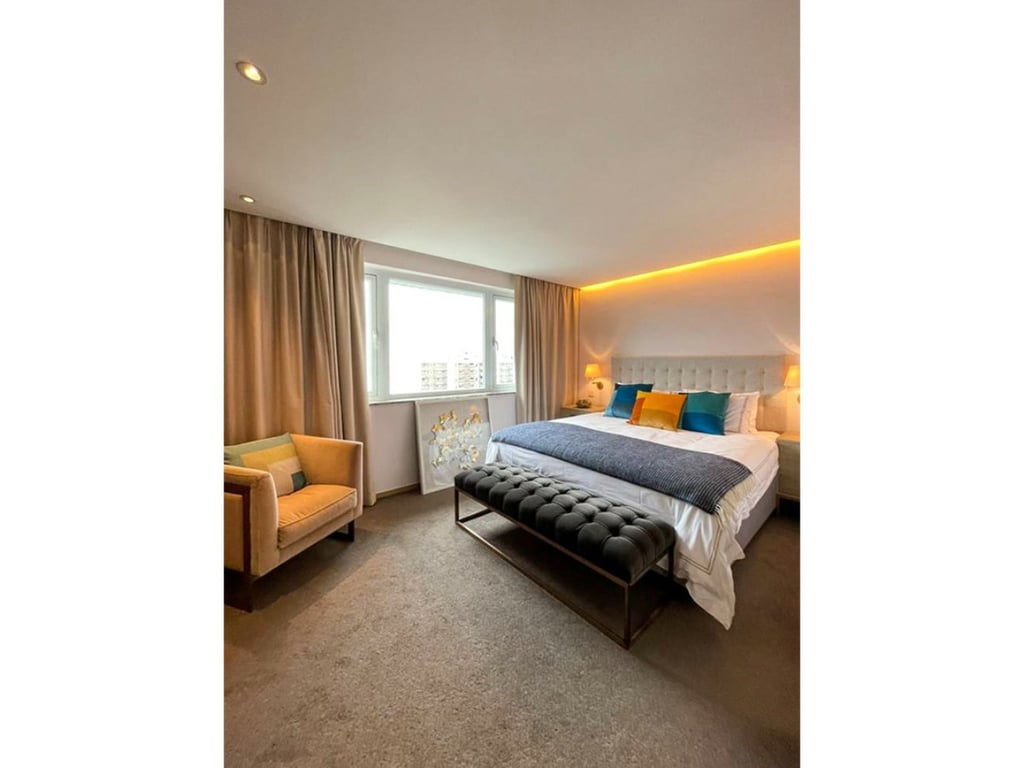 https://img.propertyraptor.com/cdn-cgi/imagedelivery/KD5bF_AFL0JDTbKLWF7z9g/ap8/ap8_001/hornet/prp/img/c5bfd1a58bafe717187715b3ff7387e8.jpg/public