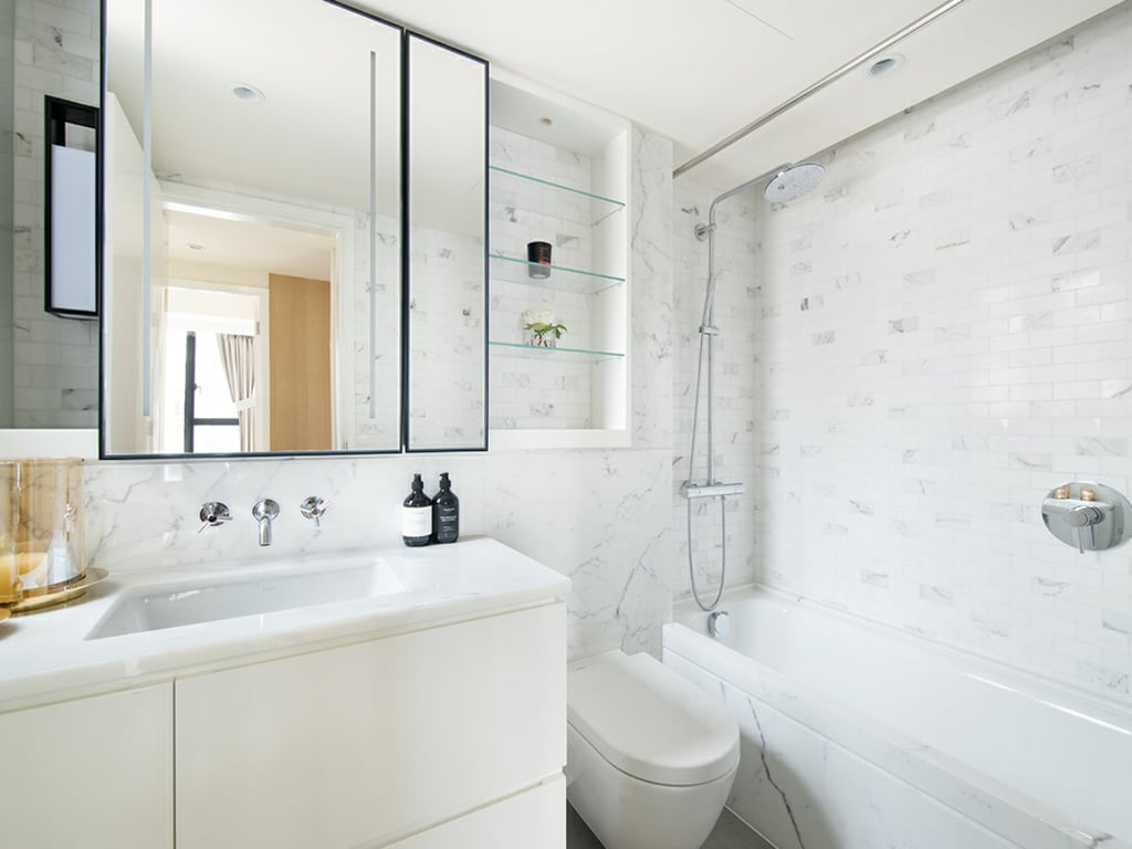 https://img.propertyraptor.com/cdn-cgi/imagedelivery/KD5bF_AFL0JDTbKLWF7z9g/ap8/ap8_001/hornet/prp/img/c5d6ccc4a1d505a83a4bcca98e86daa2.jpg/public
