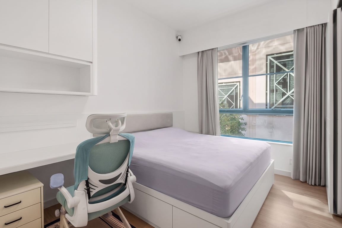 https://img.propertyraptor.com/cdn-cgi/imagedelivery/KD5bF_AFL0JDTbKLWF7z9g/ap8/ap8_001/hornet/prp/img/c6053fbf980824aa5b201233a2663dc2-wtm.jpg/public