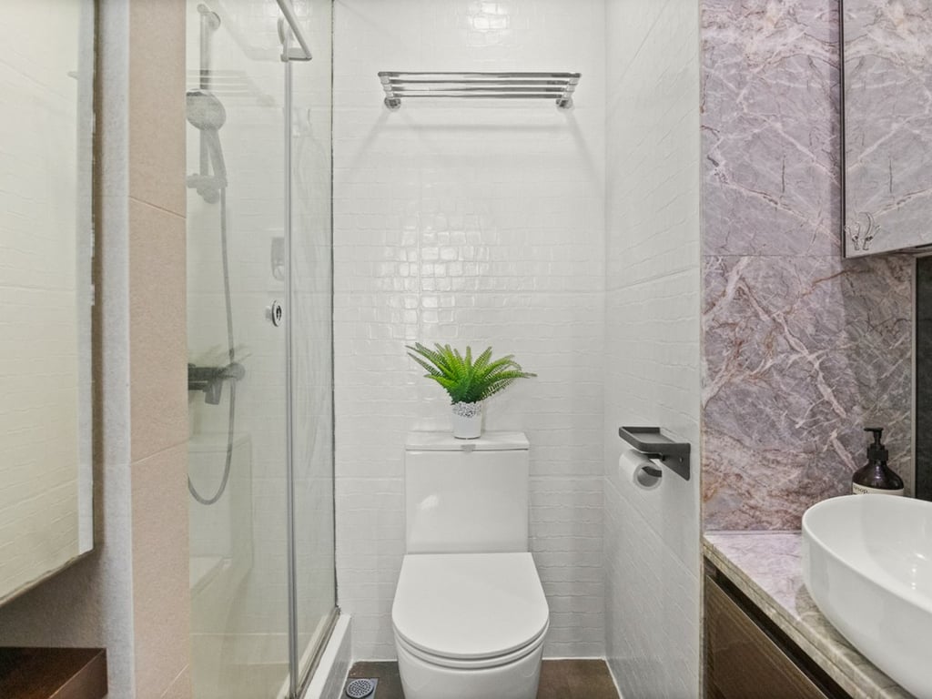 https://img.propertyraptor.com/cdn-cgi/imagedelivery/KD5bF_AFL0JDTbKLWF7z9g/ap8/ap8_001/hornet/prp/img/c66053ba3d546b6980d3ab516d144207.jpg/public