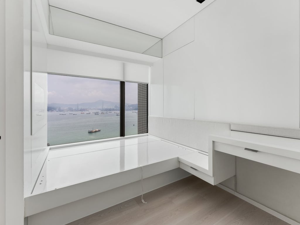 https://img.propertyraptor.com/cdn-cgi/imagedelivery/KD5bF_AFL0JDTbKLWF7z9g/ap8/ap8_001/hornet/prp/img/c69b2dc2cc8ba44f79724611771ef44f.jpg/public