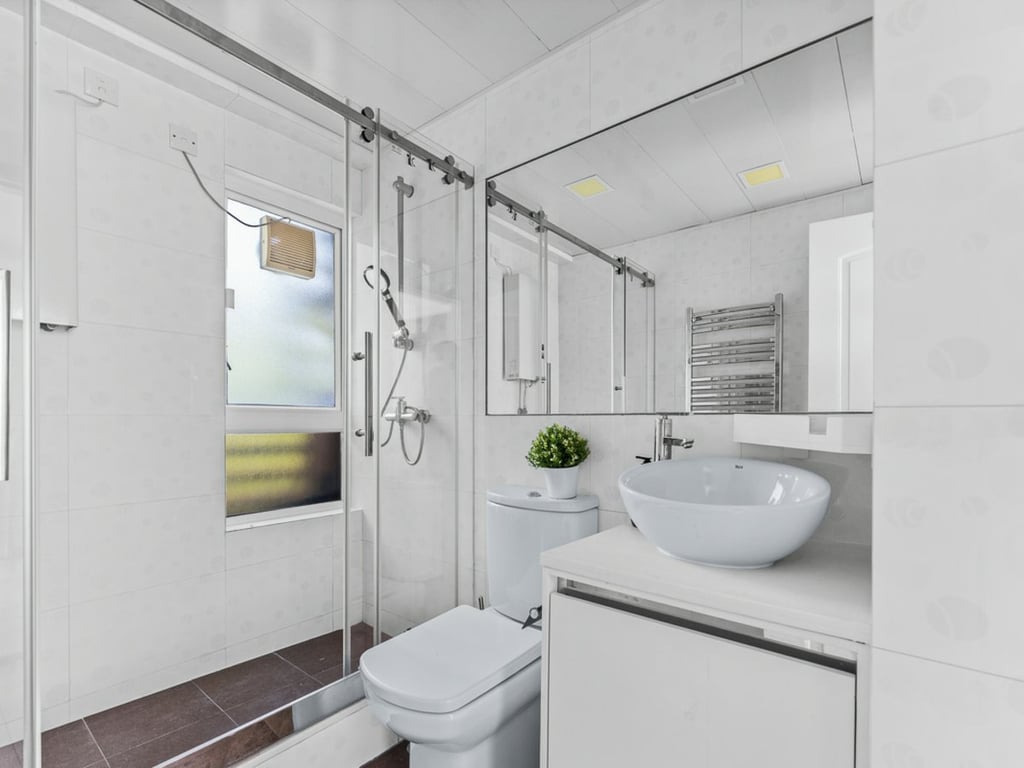 https://img.propertyraptor.com/cdn-cgi/imagedelivery/KD5bF_AFL0JDTbKLWF7z9g/ap8/ap8_001/hornet/prp/img/c6c5fbeb3c3d65b75d39e76fe9416324-wtm.jpg/public