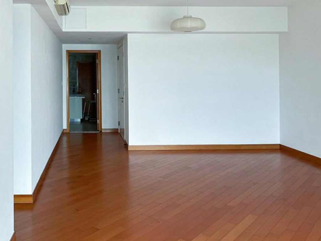https://img.propertyraptor.com/cdn-cgi/imagedelivery/KD5bF_AFL0JDTbKLWF7z9g/ap8/ap8_001/hornet/prp/img/c6f43ab3e7def7848d867cee598b8952.jpg/public
