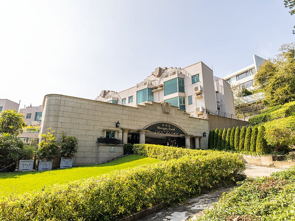 https://img.propertyraptor.com/cdn-cgi/imagedelivery/KD5bF_AFL0JDTbKLWF7z9g/ap8/ap8_001/hornet/prp/img/c6fd6992e252a90a8a93e0039694d4bc.jpg/public