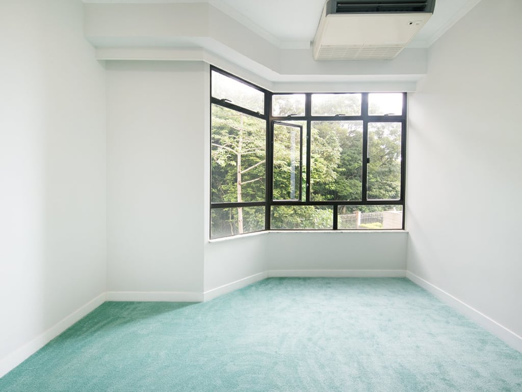 https://img.propertyraptor.com/cdn-cgi/imagedelivery/KD5bF_AFL0JDTbKLWF7z9g/ap8/ap8_001/hornet/prp/img/c71537d7e723dafb6f2c06304fd9d78a.jpg/public