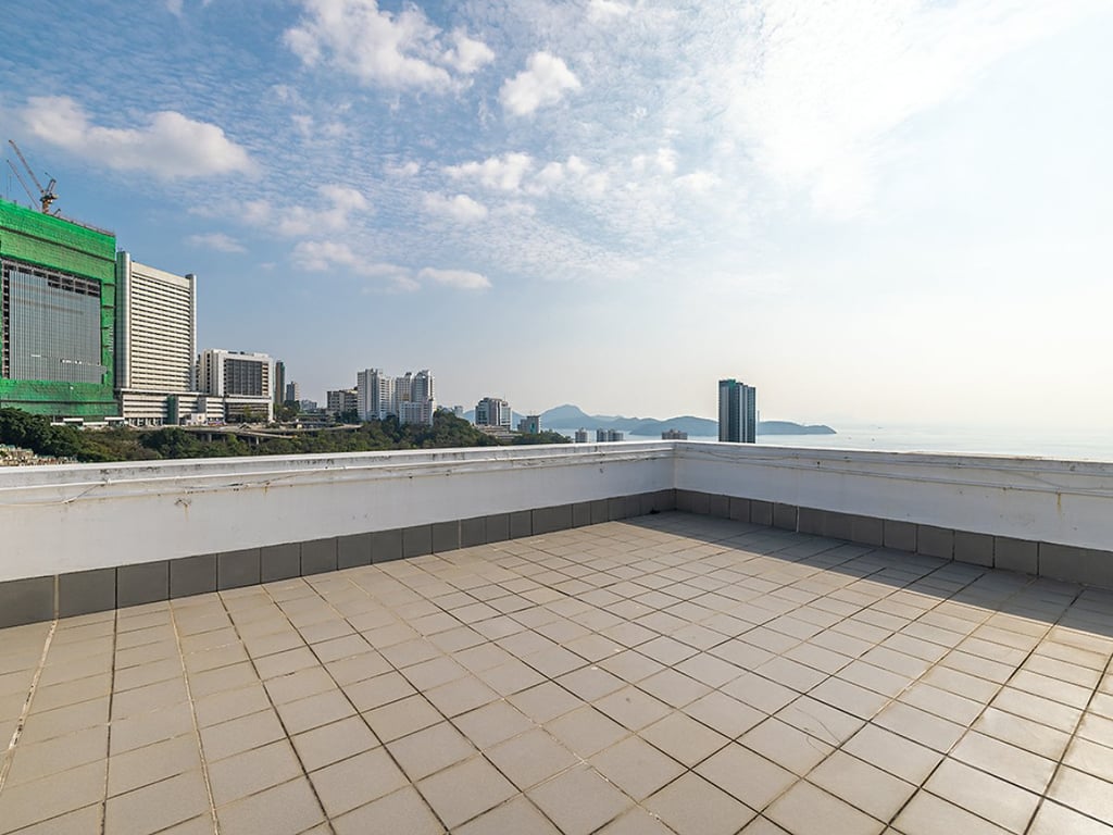 https://img.propertyraptor.com/cdn-cgi/imagedelivery/KD5bF_AFL0JDTbKLWF7z9g/ap8/ap8_001/hornet/prp/img/c73332d75fedc443afd635e66ff1b6de.jpg/public