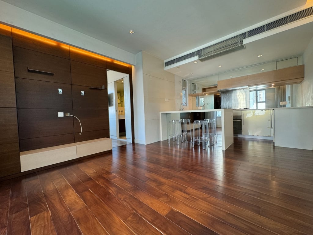 https://img.propertyraptor.com/cdn-cgi/imagedelivery/KD5bF_AFL0JDTbKLWF7z9g/ap8/ap8_001/hornet/prp/img/c73a1fa30364c70146e232935e146d9c-wtm.jpg/public