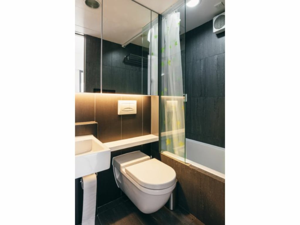 https://img.propertyraptor.com/cdn-cgi/imagedelivery/KD5bF_AFL0JDTbKLWF7z9g/ap8/ap8_001/hornet/prp/img/c740689d830bee11011f6450f1a471c4.jpg/public