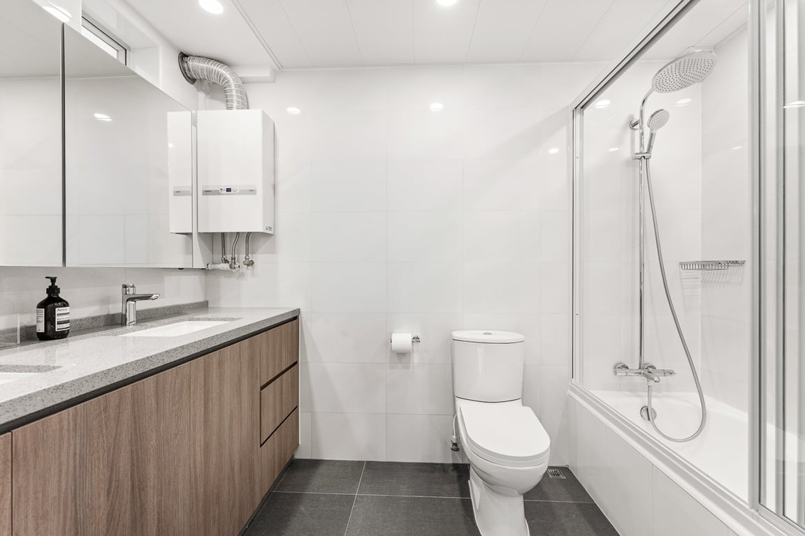 https://img.propertyraptor.com/cdn-cgi/imagedelivery/KD5bF_AFL0JDTbKLWF7z9g/ap8/ap8_001/hornet/prp/img/c7601c9cfa2efdb867d8d33d8af3f060-wtm.jpg/public