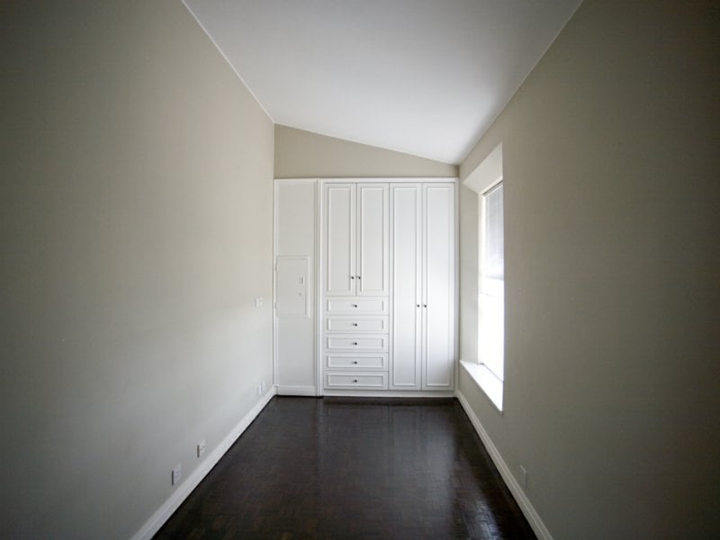 https://img.propertyraptor.com/cdn-cgi/imagedelivery/KD5bF_AFL0JDTbKLWF7z9g/ap8/ap8_001/hornet/prp/img/c781b1acc4fdff5a4ddf4626eead05fb.jpg/public