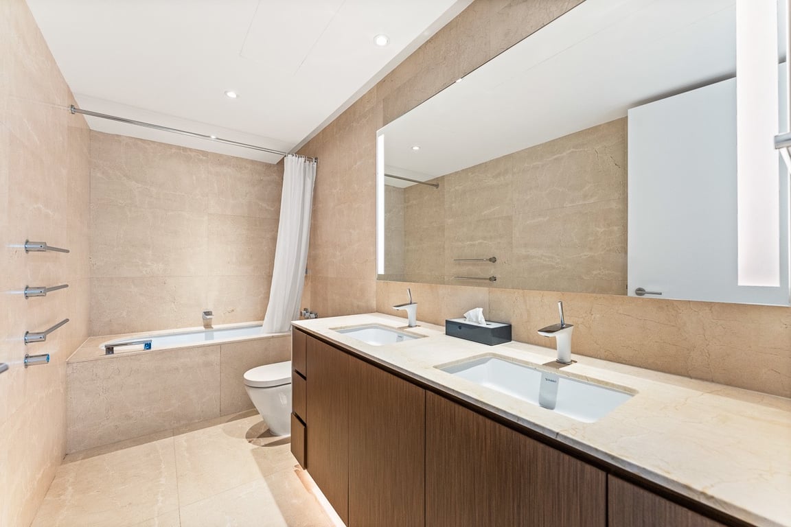 https://img.propertyraptor.com/cdn-cgi/imagedelivery/KD5bF_AFL0JDTbKLWF7z9g/ap8/ap8_001/hornet/prp/img/c790d8d3f317080aa085a04fab527ebe-wtm.jpg/public