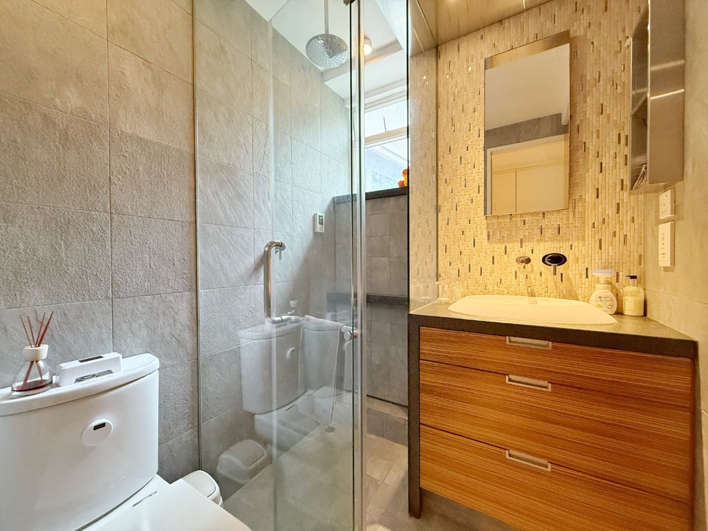 https://img.propertyraptor.com/cdn-cgi/imagedelivery/KD5bF_AFL0JDTbKLWF7z9g/ap8/ap8_001/hornet/prp/img/c7a540009f8033daca766e4195ad0cd3-wtm.jpg/public