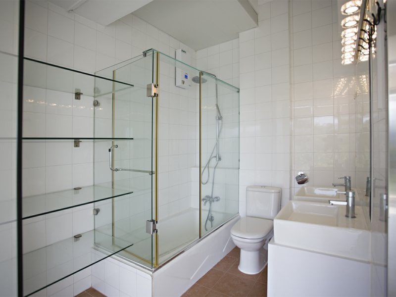 https://img.propertyraptor.com/cdn-cgi/imagedelivery/KD5bF_AFL0JDTbKLWF7z9g/ap8/ap8_001/hornet/prp/img/c7c77262016945d33e5af26b6e23f969.jpg/public