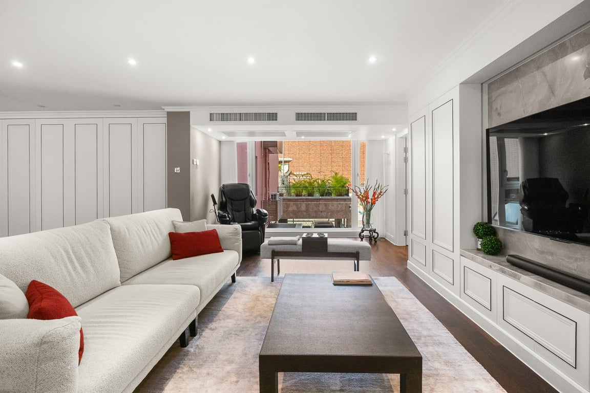 https://img.propertyraptor.com/cdn-cgi/imagedelivery/KD5bF_AFL0JDTbKLWF7z9g/ap8/ap8_001/hornet/prp/img/c7c960a7ced9774e1dc3d93470533a01-wtm.jpg/public