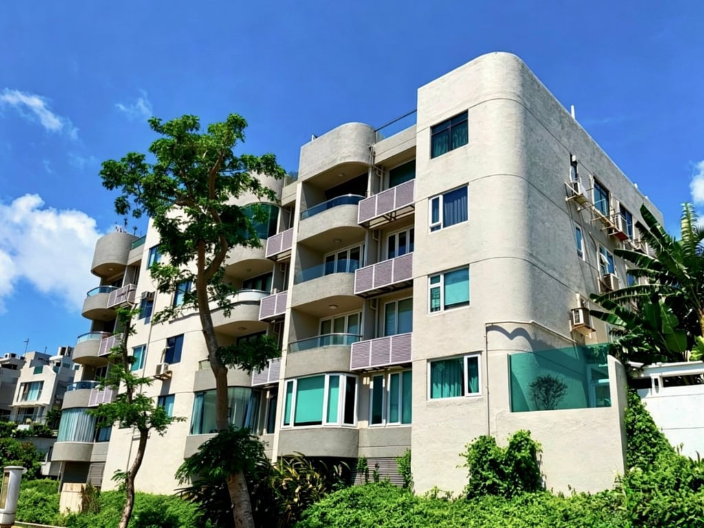 https://img.propertyraptor.com/cdn-cgi/imagedelivery/KD5bF_AFL0JDTbKLWF7z9g/ap8/ap8_001/hornet/prp/img/c7f80c99efc4e0ba18d2479a63b48683-wtm.jpg/public