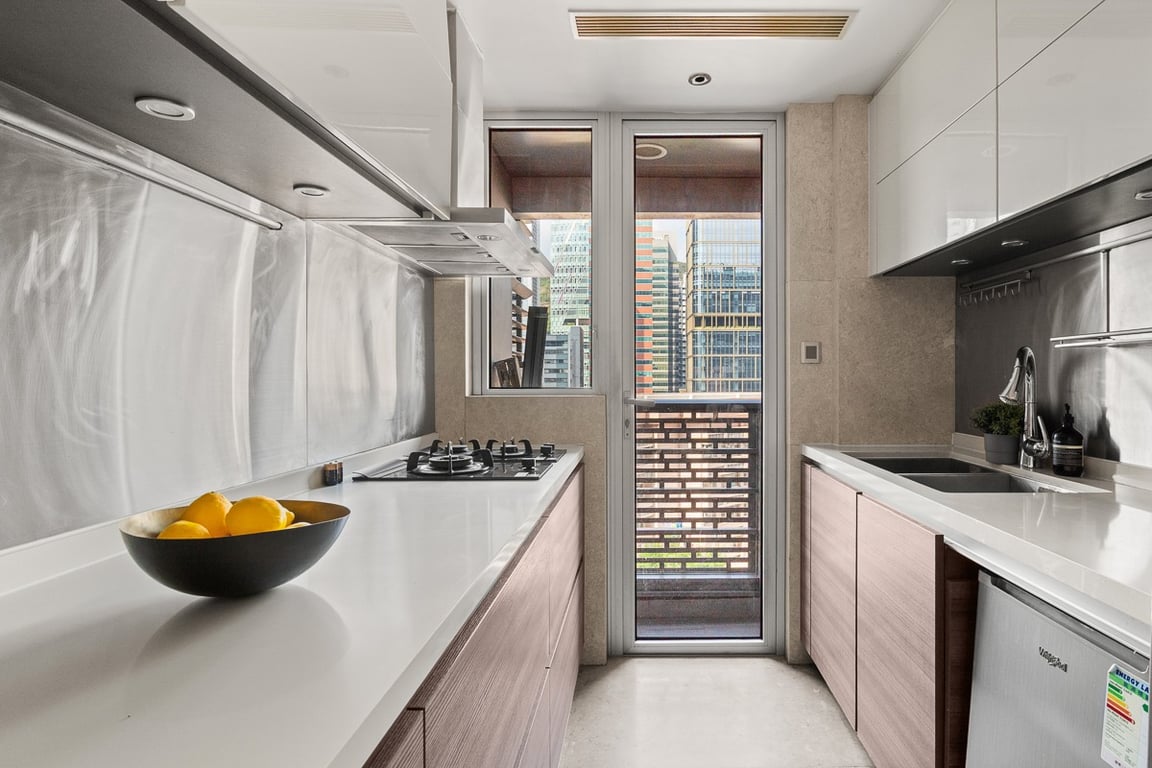 https://img.propertyraptor.com/cdn-cgi/imagedelivery/KD5bF_AFL0JDTbKLWF7z9g/ap8/ap8_001/hornet/prp/img/c810ff7f0f38f5c80d8a70843dcd0721-wtm.jpg/public