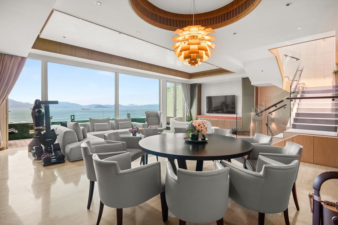 https://img.propertyraptor.com/cdn-cgi/imagedelivery/KD5bF_AFL0JDTbKLWF7z9g/ap8/ap8_001/hornet/prp/img/c858b60fb25a8f72a6ce6db3f732030b-wtm.jpg/public