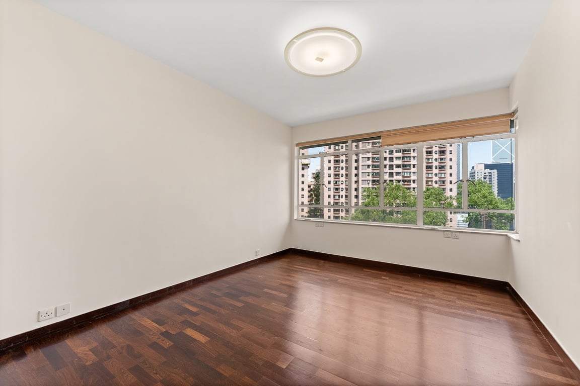 https://img.propertyraptor.com/cdn-cgi/imagedelivery/KD5bF_AFL0JDTbKLWF7z9g/ap8/ap8_001/hornet/prp/img/c897dd9249d1a86d96d387f6525ec3a2-wtm.jpg/public