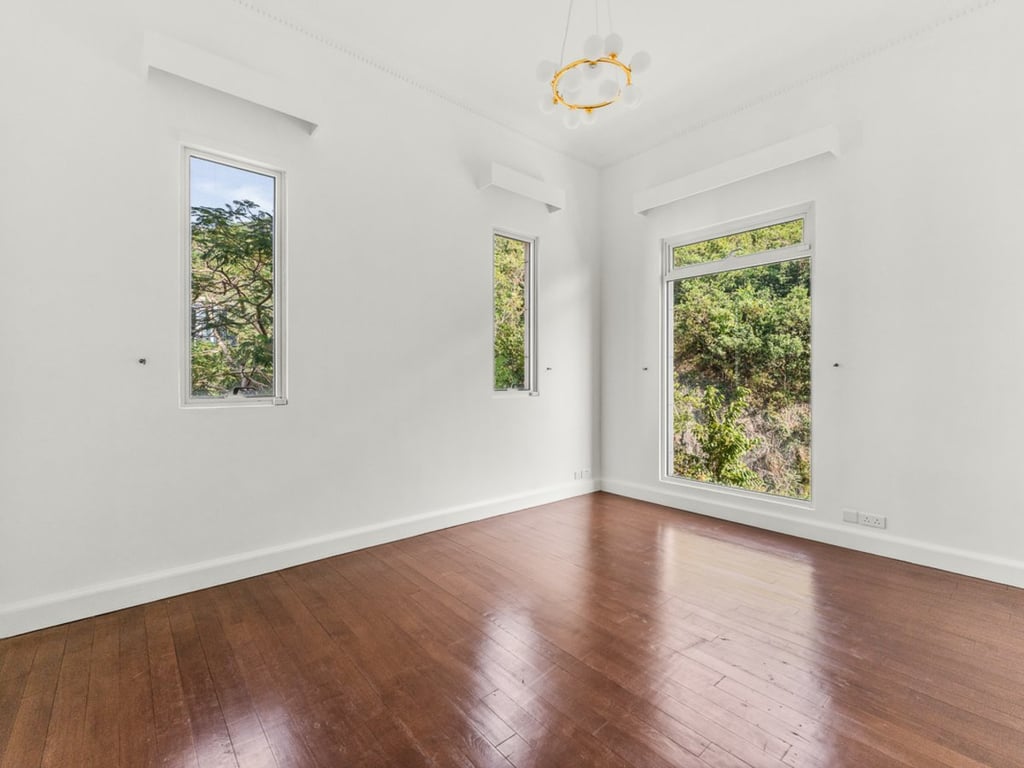 https://img.propertyraptor.com/cdn-cgi/imagedelivery/KD5bF_AFL0JDTbKLWF7z9g/ap8/ap8_001/hornet/prp/img/c8ad5e9559f2789f110f74851e183277-wtm.jpg/public