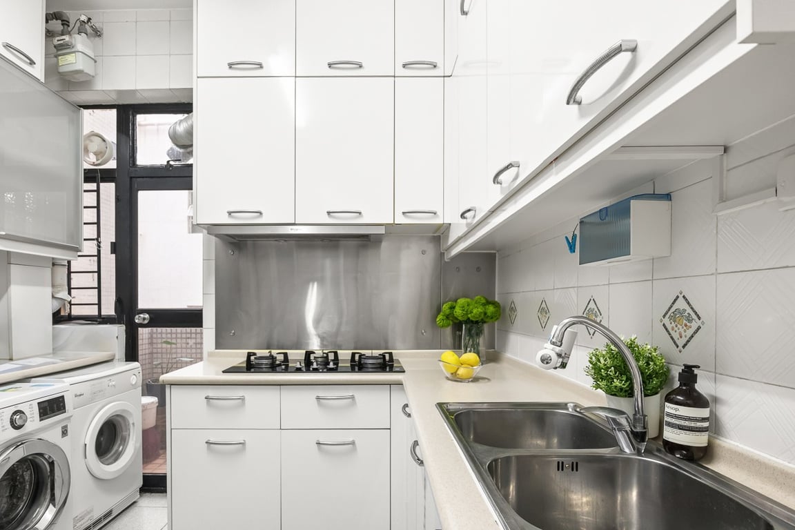https://img.propertyraptor.com/cdn-cgi/imagedelivery/KD5bF_AFL0JDTbKLWF7z9g/ap8/ap8_001/hornet/prp/img/c90a08e714b5af3fb6ff6a7de506f400-wtm.jpg/public