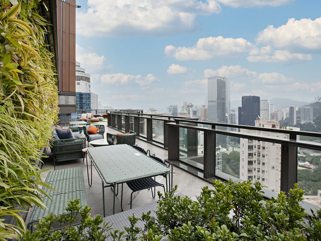 https://img.propertyraptor.com/cdn-cgi/imagedelivery/KD5bF_AFL0JDTbKLWF7z9g/ap8/ap8_001/hornet/prp/img/c9291381d580c2fbec554cb5912e4a08.jpg/public