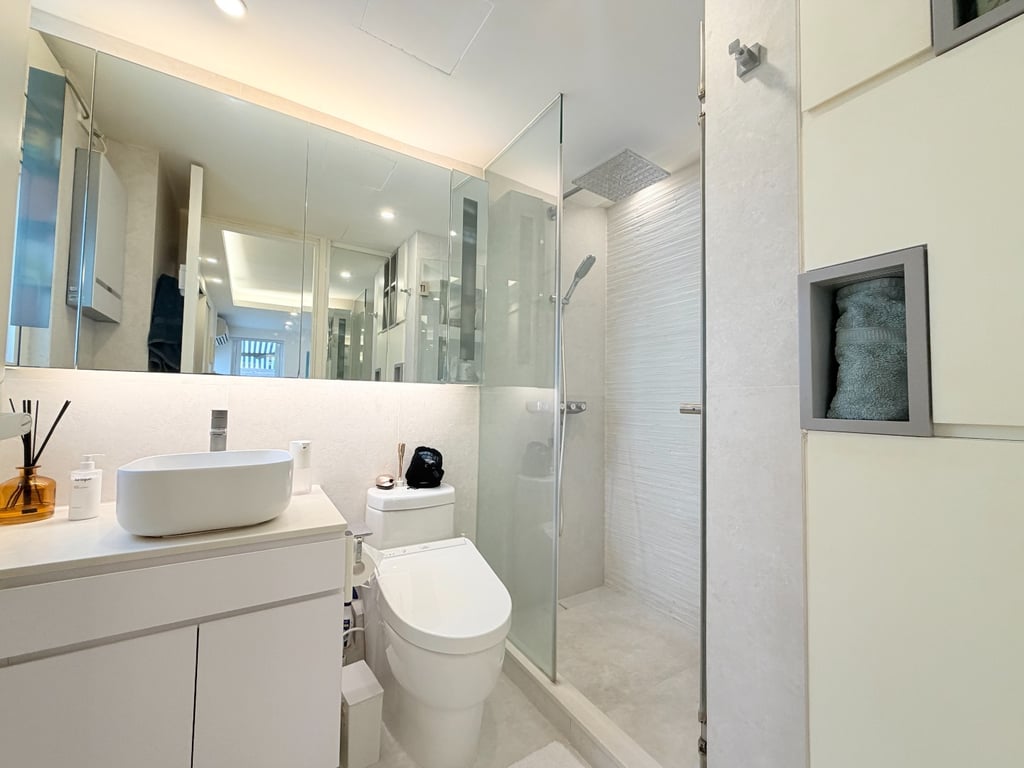 https://img.propertyraptor.com/cdn-cgi/imagedelivery/KD5bF_AFL0JDTbKLWF7z9g/ap8/ap8_001/hornet/prp/img/c95e0457a8d9d2f8d51d12c82c9c7fc5-wtm.jpg/public