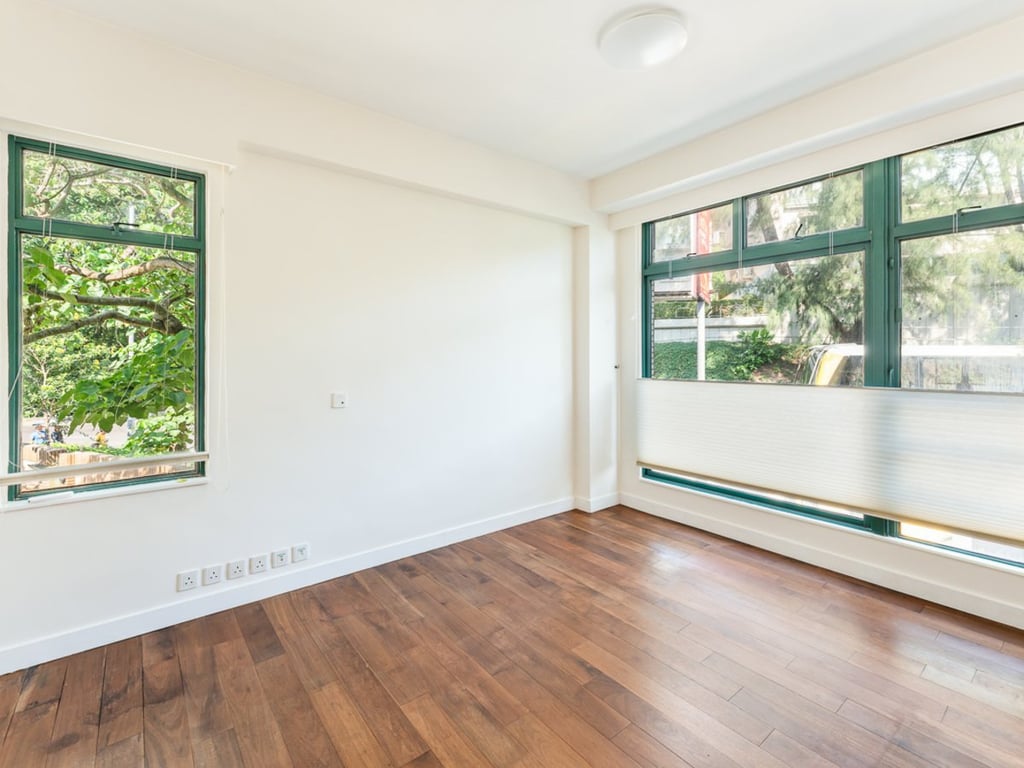 https://img.propertyraptor.com/cdn-cgi/imagedelivery/KD5bF_AFL0JDTbKLWF7z9g/ap8/ap8_001/hornet/prp/img/c98d1552944e37e372b66e41e88a80ed.jpg/public