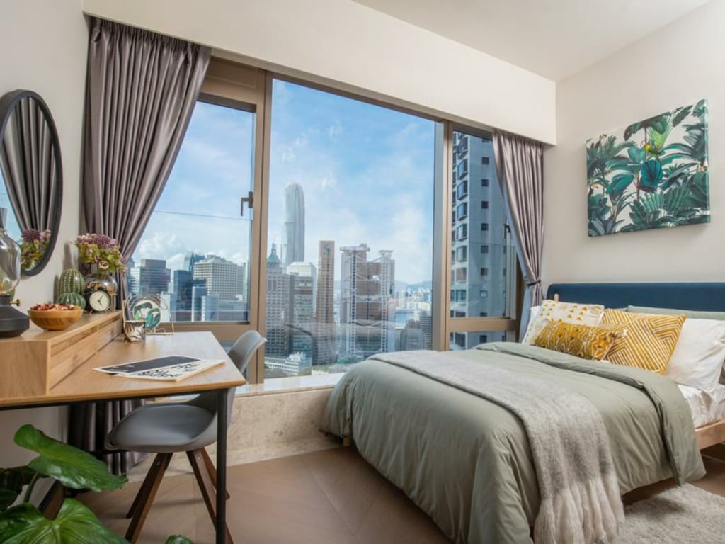 https://img.propertyraptor.com/cdn-cgi/imagedelivery/KD5bF_AFL0JDTbKLWF7z9g/ap8/ap8_001/hornet/prp/img/c99b54e2028866b68a8d3c634cecd493.jpg/public