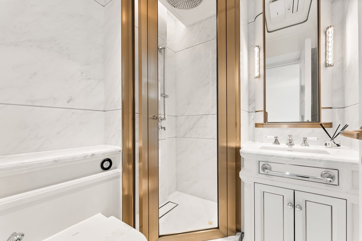 https://img.propertyraptor.com/cdn-cgi/imagedelivery/KD5bF_AFL0JDTbKLWF7z9g/ap8/ap8_001/hornet/prp/img/c9c7b87e3b32fa9ab6802d82eed05ad0-wtm.jpg/public