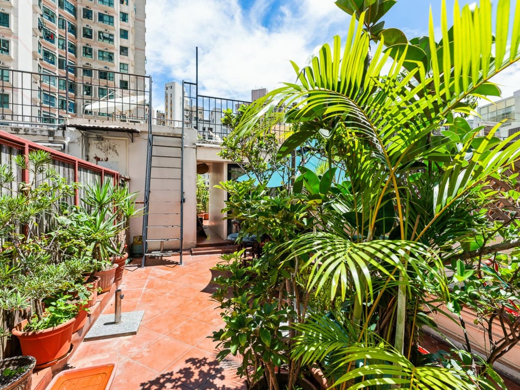 https://img.propertyraptor.com/cdn-cgi/imagedelivery/KD5bF_AFL0JDTbKLWF7z9g/ap8/ap8_001/hornet/prp/img/c9dfb9257d02f76e479992231f1f7ec3-wtm.jpg/public