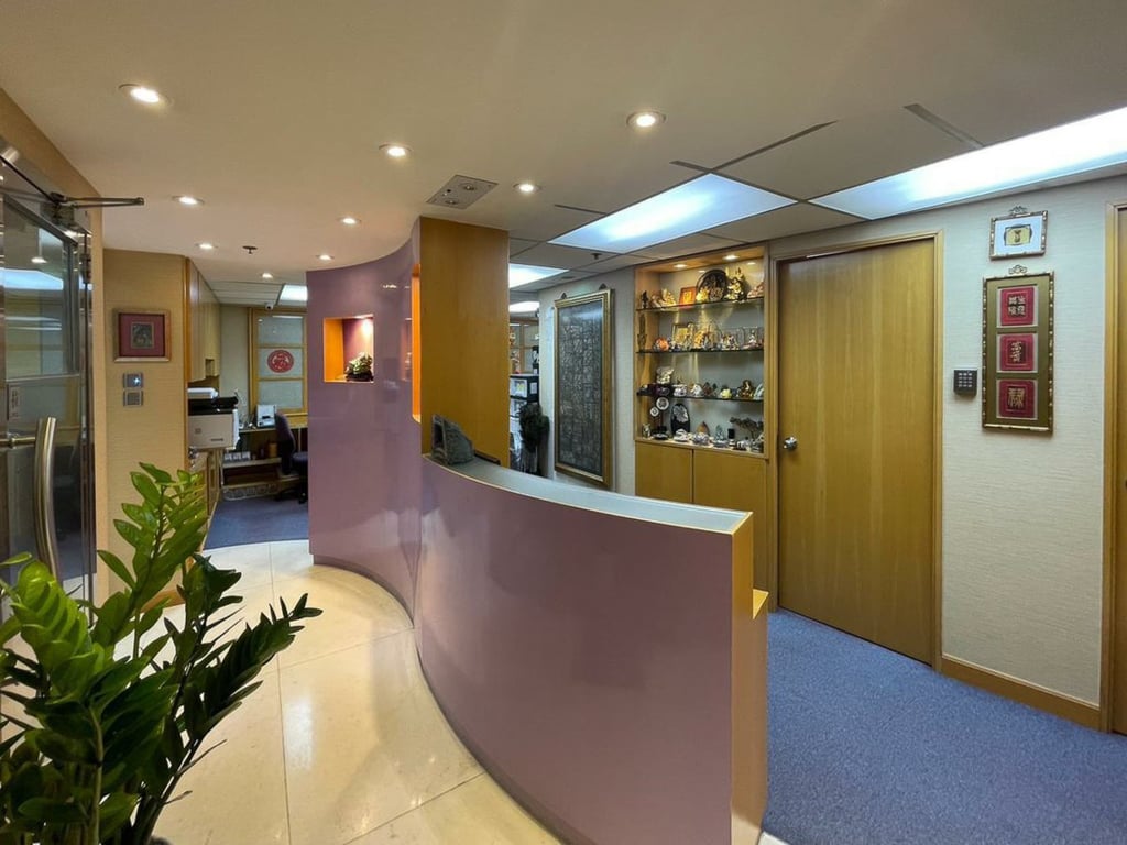 https://img.propertyraptor.com/cdn-cgi/imagedelivery/KD5bF_AFL0JDTbKLWF7z9g/ap8/ap8_001/hornet/prp/img/c9e30f16de7c3eb9fe5b1b322f370b63.jpg/public