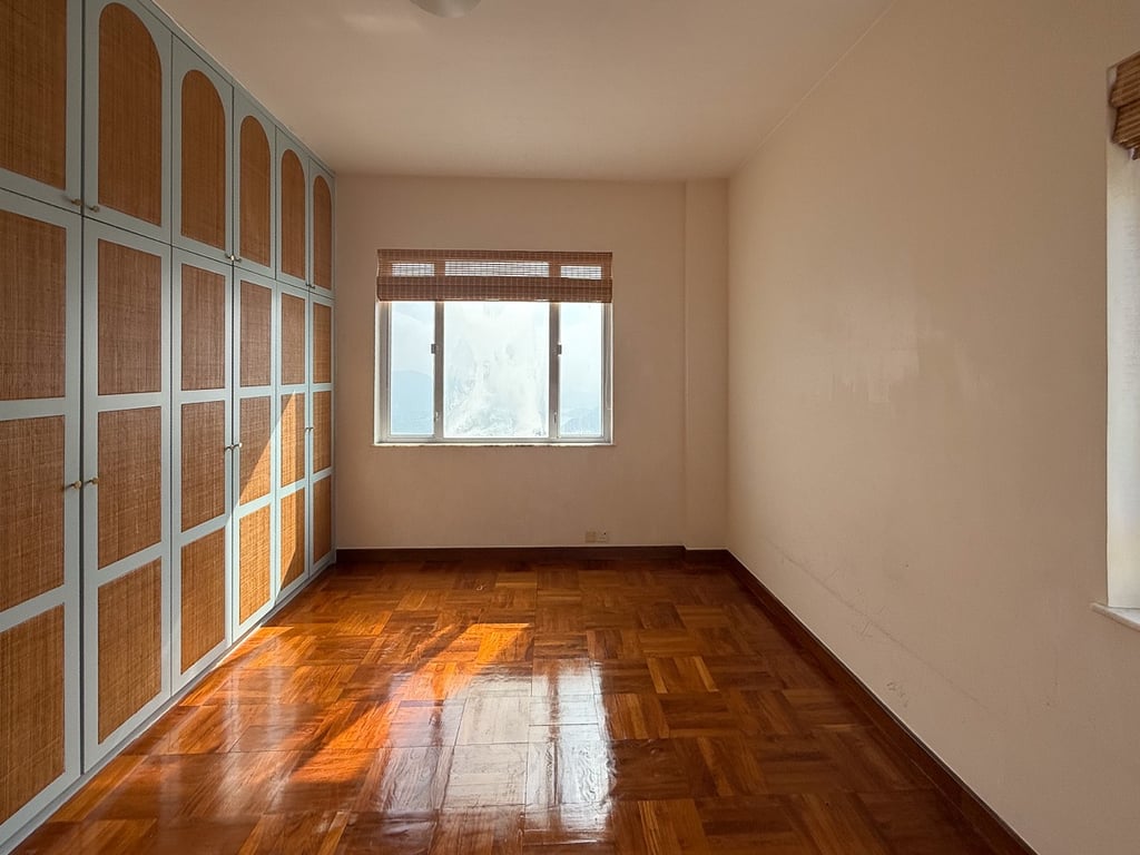 https://img.propertyraptor.com/cdn-cgi/imagedelivery/KD5bF_AFL0JDTbKLWF7z9g/ap8/ap8_001/hornet/prp/img/c9fe14b067f71d4e406bbb920e71bb75-wtm.jpg/public