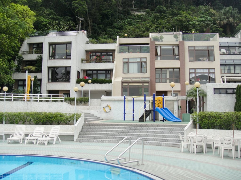 https://img.propertyraptor.com/cdn-cgi/imagedelivery/KD5bF_AFL0JDTbKLWF7z9g/ap8/ap8_001/hornet/prp/img/ca0bb4c7e4b06d4daa83b6f059bf9c9b.jpg/public