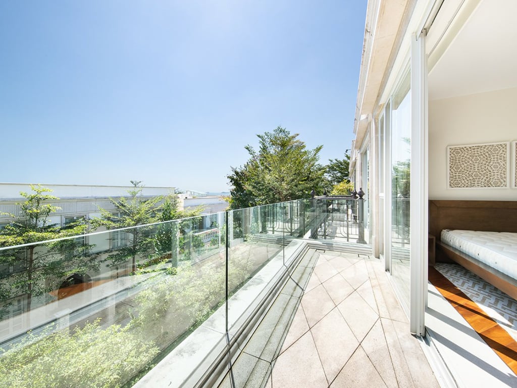 https://img.propertyraptor.com/cdn-cgi/imagedelivery/KD5bF_AFL0JDTbKLWF7z9g/ap8/ap8_001/hornet/prp/img/ca0e2889c1759b6eb29e57853302fa83.jpg/public