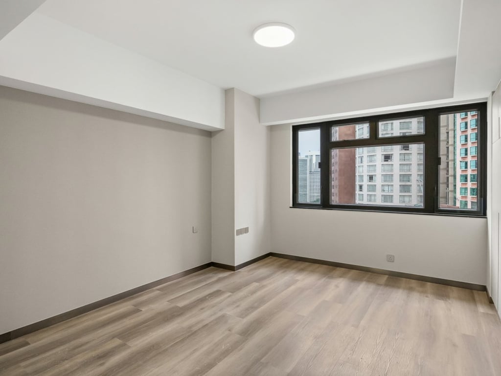 https://img.propertyraptor.com/cdn-cgi/imagedelivery/KD5bF_AFL0JDTbKLWF7z9g/ap8/ap8_001/hornet/prp/img/ca30fbf3a86b8ea83b3f45ed35530622.jpg/public